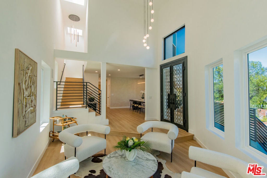 4211 Nogales Drive