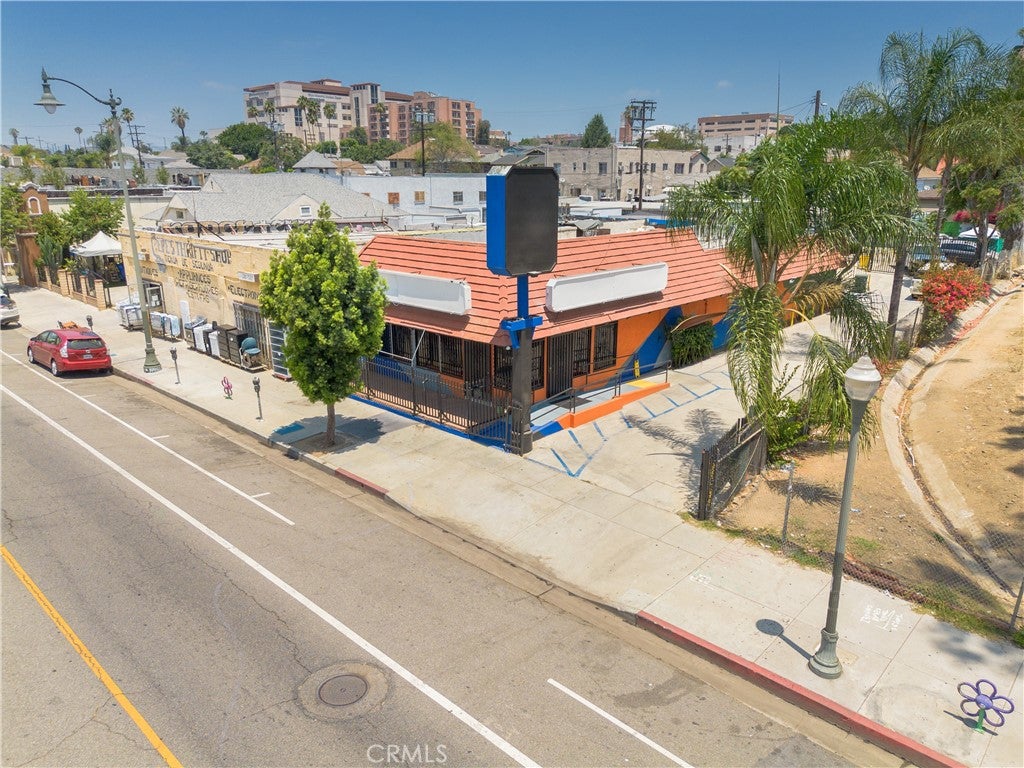1949 E 1st