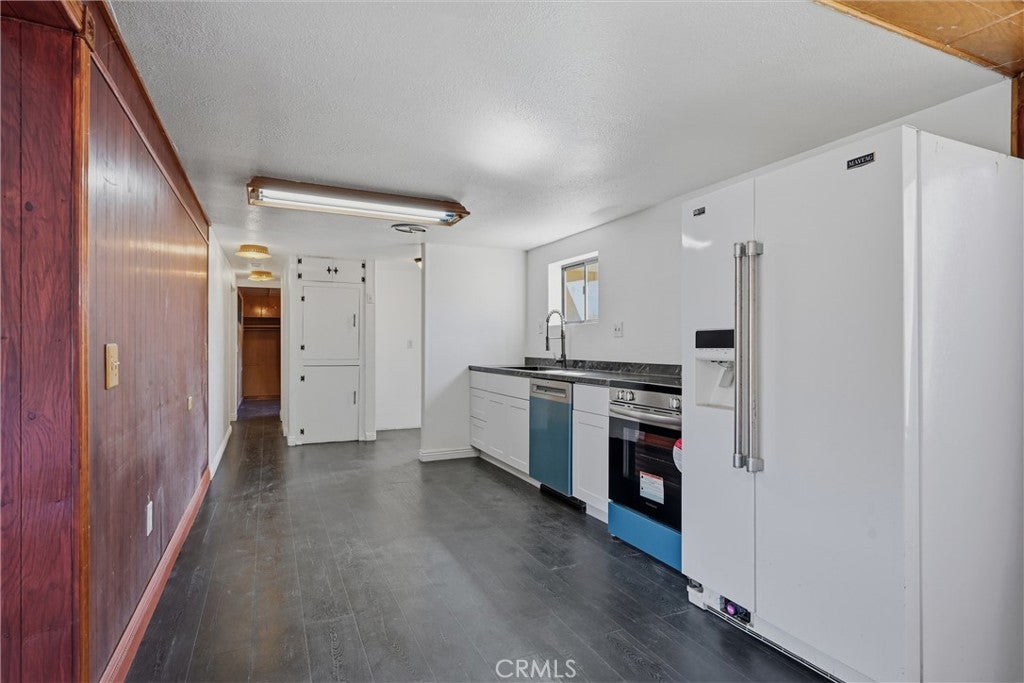 12322 Lakeview Drive