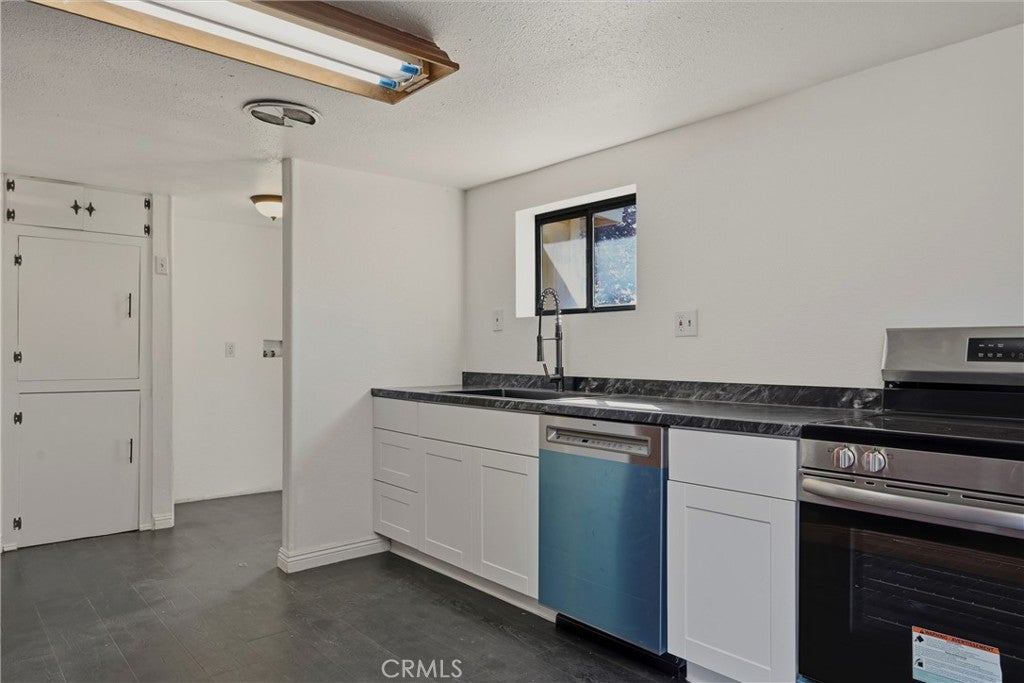 12322 Lakeview Drive