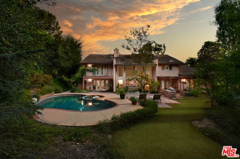 Photo of 4734 Louise Avenue, Encino, CA 91316 (MLS # 26994401)