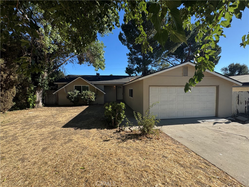 Charming 3 Bed / 2 Bath Home In Paso Robles - Fully Updated! This Beautifully Renovated Home Features A Fresh New Look From Top To Bottom. Highlights Include New Flooring Throughout, New Dual-Pane Windows For Energy Efficiency, Modern Light Fixtures, Updated Kitchen And Bathroom Countertops, Brand New Appliances, All-New Cabinetry, And A New Roof. A Fantastic Opportunity To Own A Move-In-Ready Home