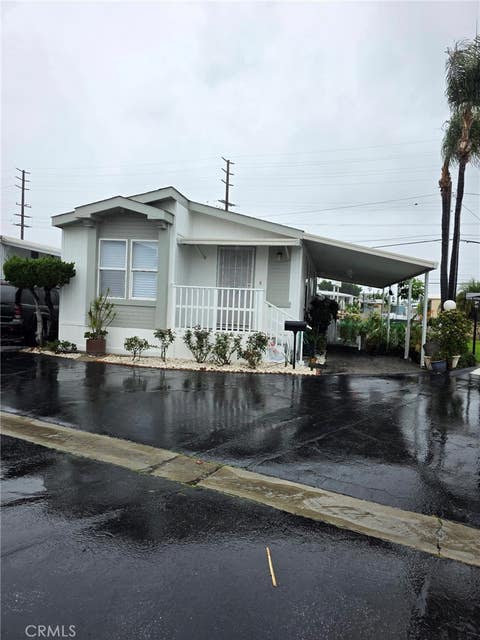 Photo of 17700 WESTERN Avenue #1, Gardena, CA 90248 (MLS # IV26039689)