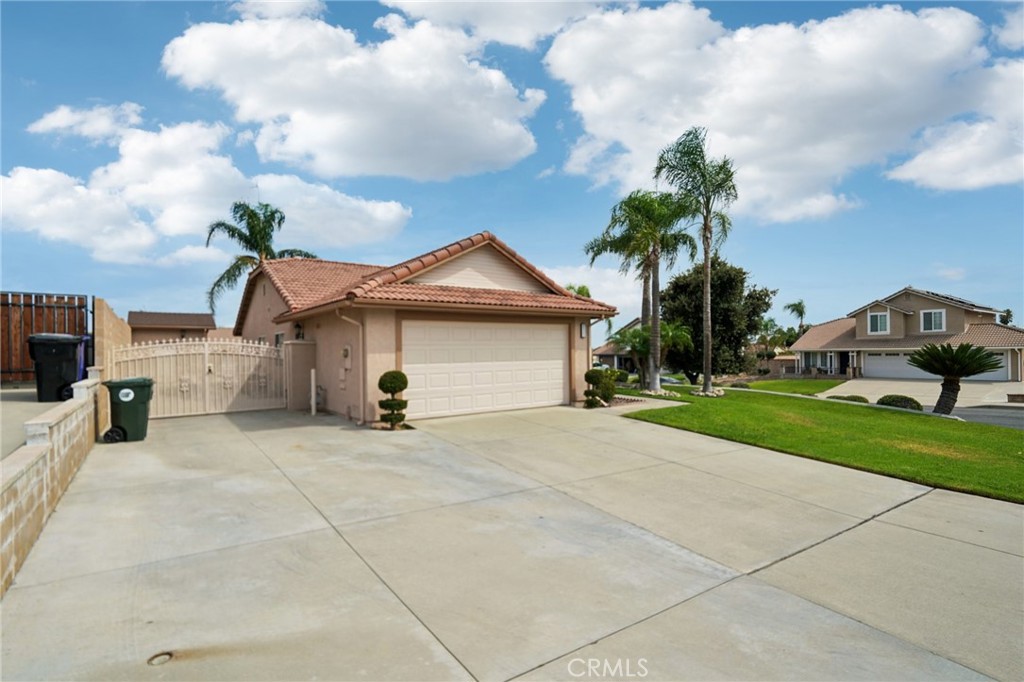 3333 N Daisy Drive