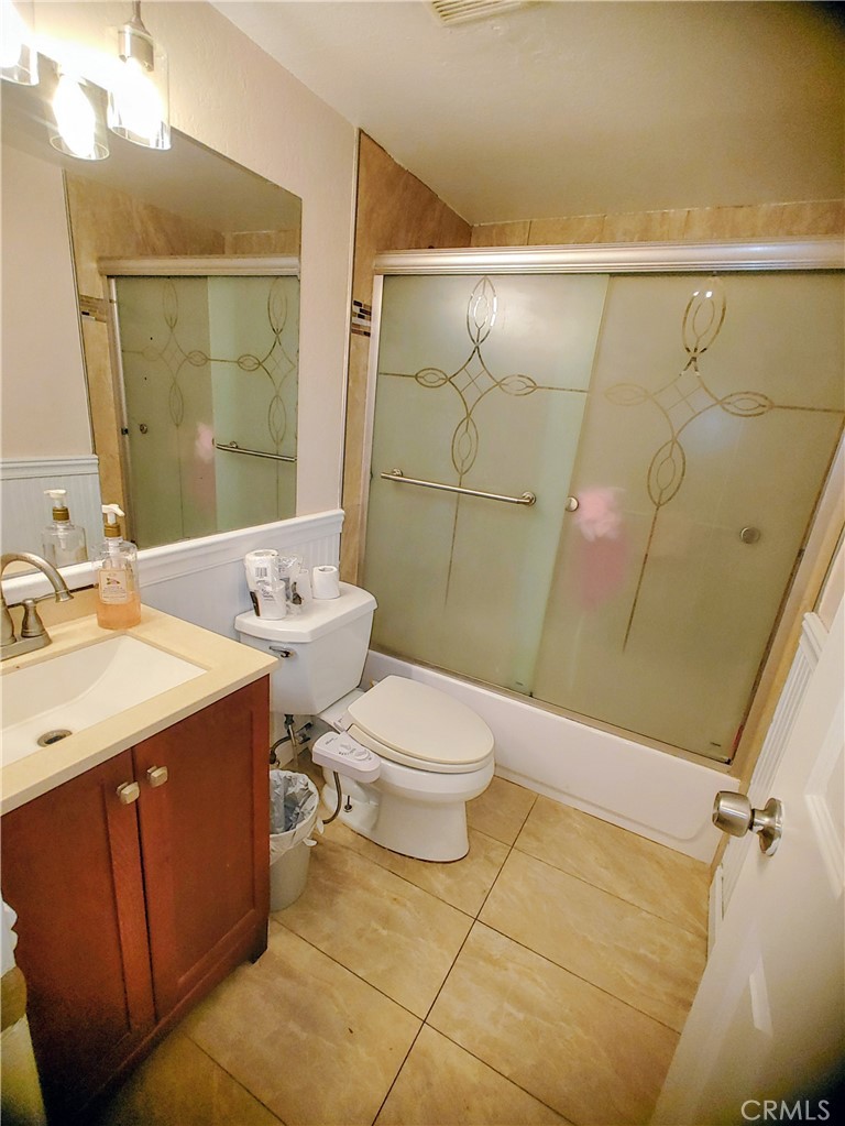 Peachland Condos (PCHC) - Residential