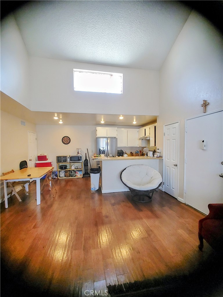 Peachland Condos (PCHC) - Residential