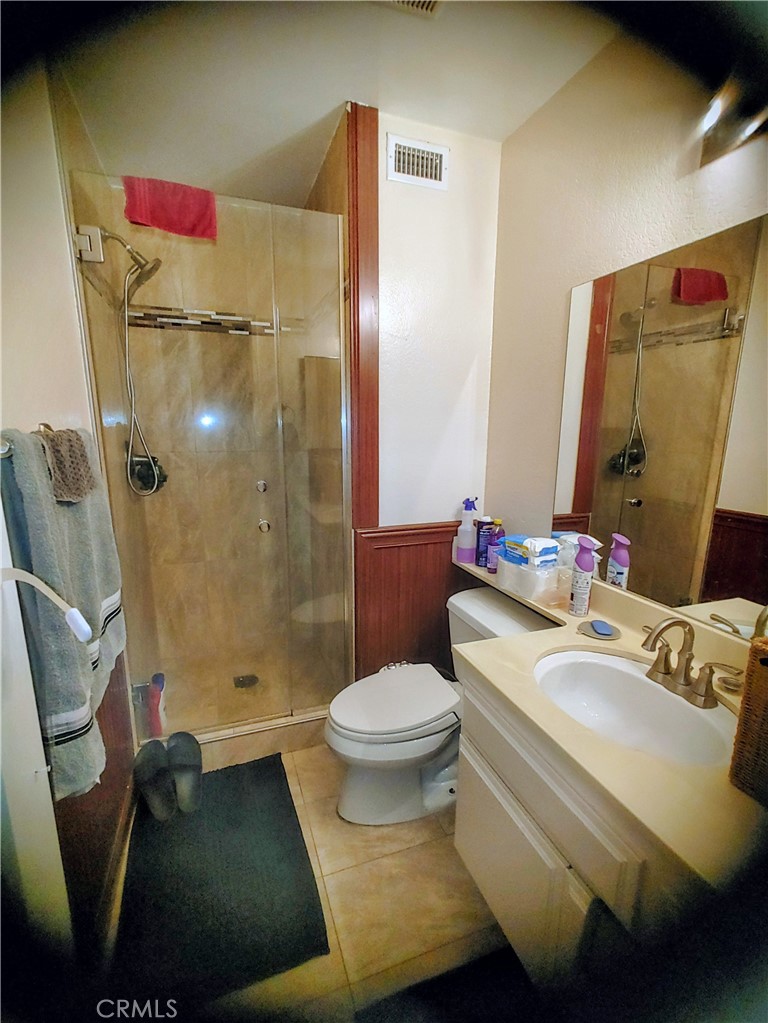 Peachland Condos (PCHC) - Residential