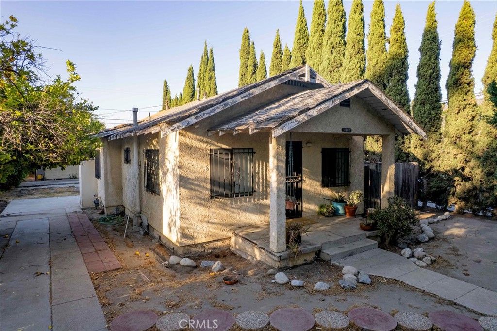 Photo of 4102 Sequoia Street, Los Angeles, CA 90039 (MLS # SR25169880)