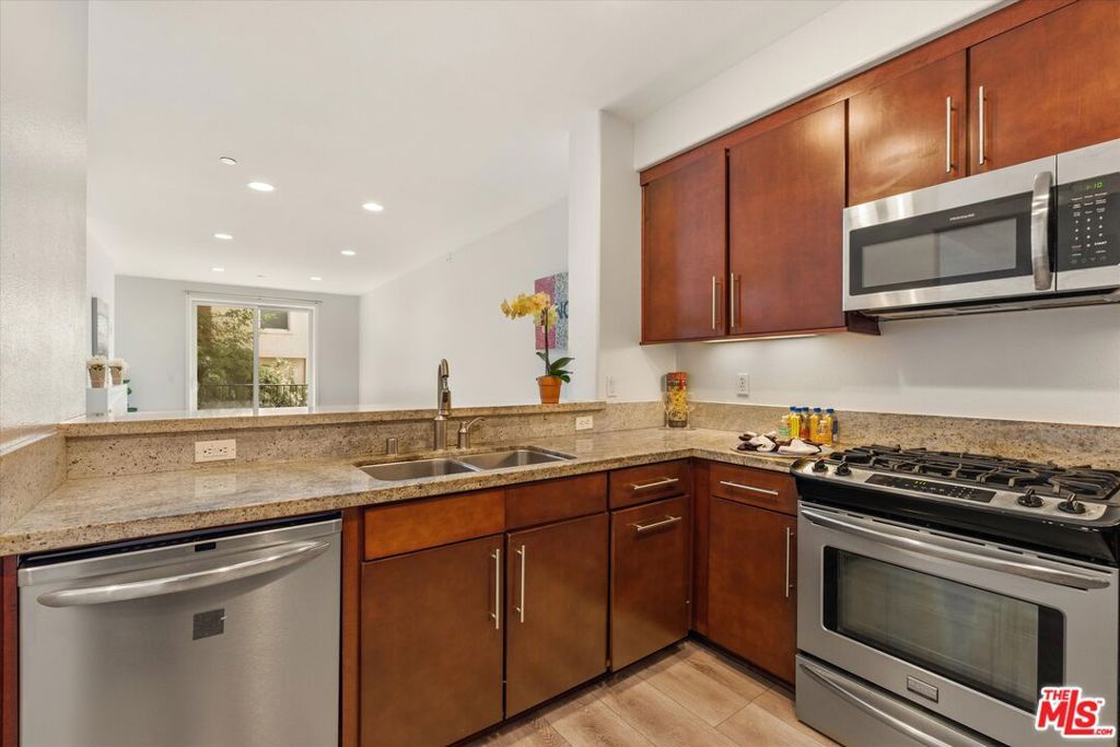 Photo of 14412 Killion Street #205, Sherman Oaks, CA 91401 (MLS # 26632871)