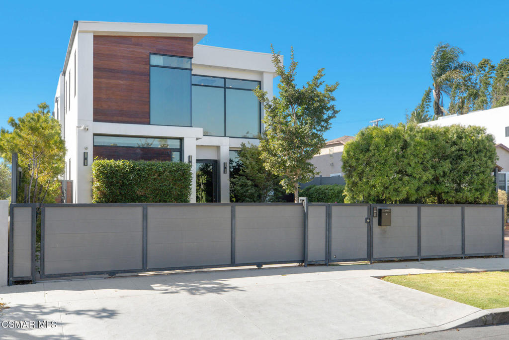 829 Flower Avenue