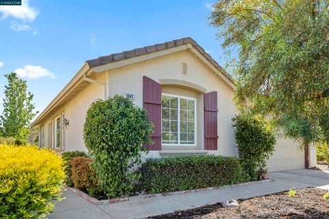 Photo of 1641 Regent Dr Dr, Brentwood, CA 94513 (MLS # 41140708)