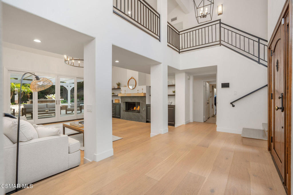 1707 Crooked Trail Place