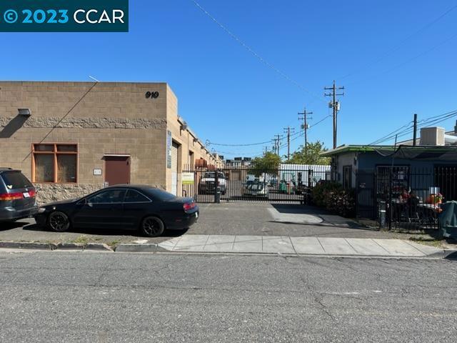 Nearby Oakland Coliseum and BART station. Gated Business Park. Includes roll-up door, restroom, personnel entrance. Ideal for storage, small trade business, workshop, or call to inquire for your intended use.