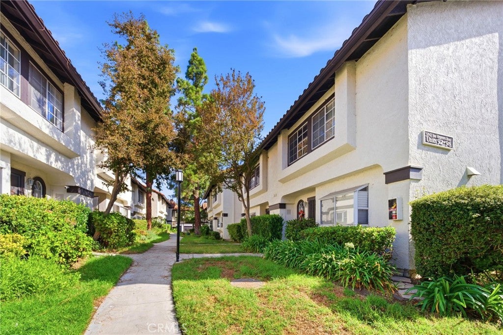 5542 Las Virgenes Road 93