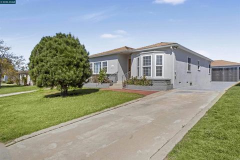 Photo of 6727 W 87Th Pl Pl, Los Angeles, CA 90045 (MLS # 41122594)