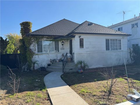 Photo of 5528 Willowcrest, North Hollywood, CA 91601 (MLS # GD25258594)