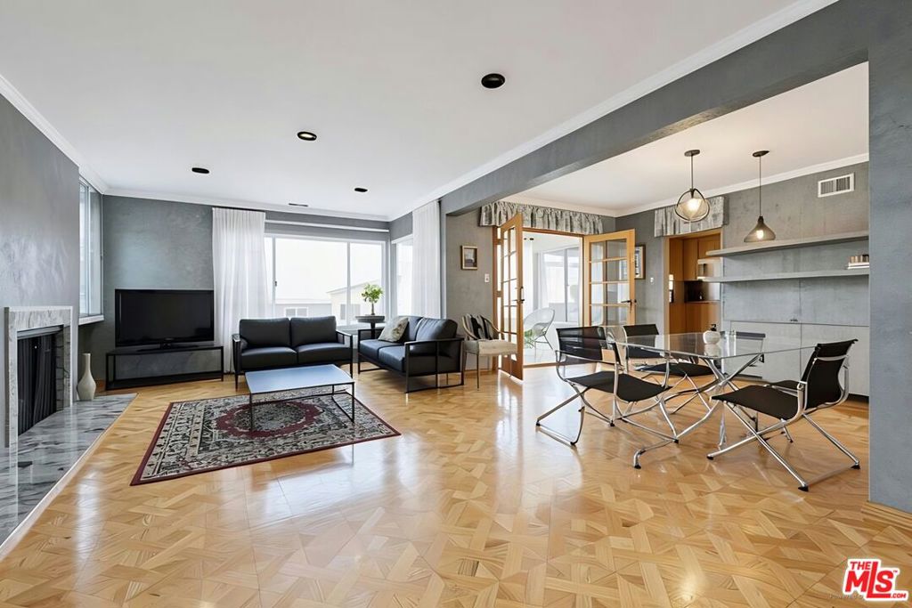 1114 23rd Street 4