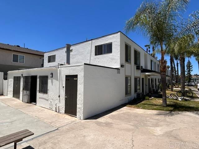 909 S Sunshine Avenue