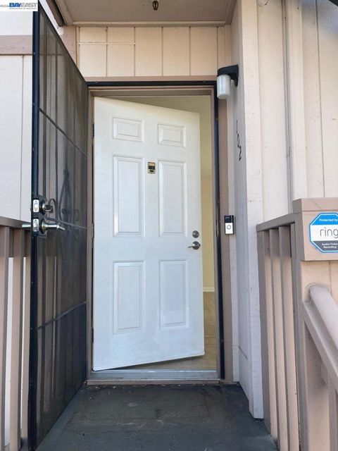 Photo of 25129 25129 copa del oro Dr #147, Hayward, CA 94545 (MLS # 41126506)