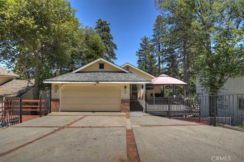 Photo of 395 Wylerhorn DR, Crestline, CA 92325 (MLS # IG26107636)