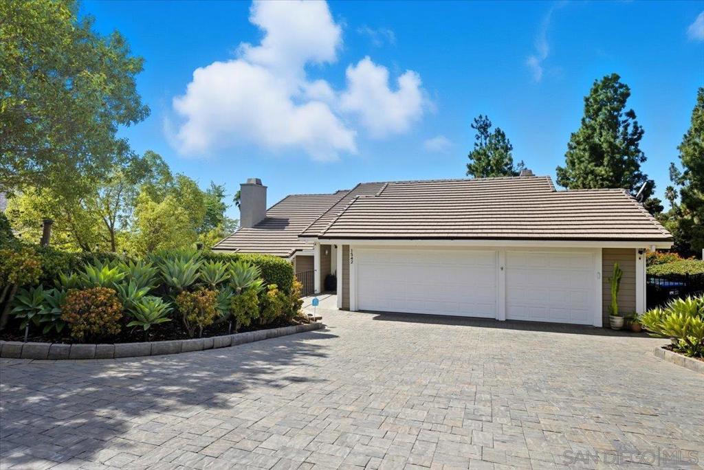 1542 Woody Hills Dr