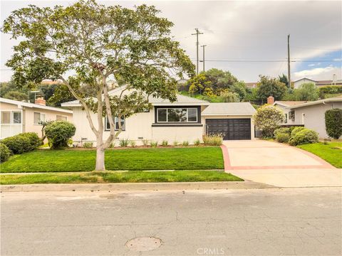 Photo of 5506 Calle de Ricardo, Torrance, CA 90505 (MLS # SB26017928)