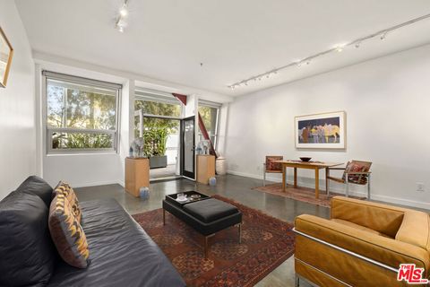 Photo of 615 Hampton Drive #B104, Venice, CA 90291 (MLS # 26652785)