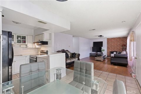 Photo of 134 S Magnolia Ave #4C, Anaheim, CA 92804 (MLS # IG26046409)