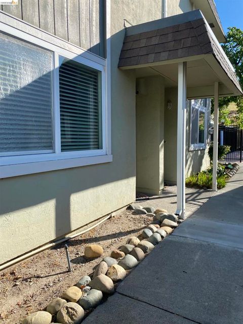 Photo of 1378 Callen St St #A, Vacaville, CA 95688 (MLS # 41132183)