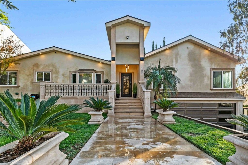 Photo of 1824 Crestmont Court, Glendale, CA 91208 (MLS # GD25256745)