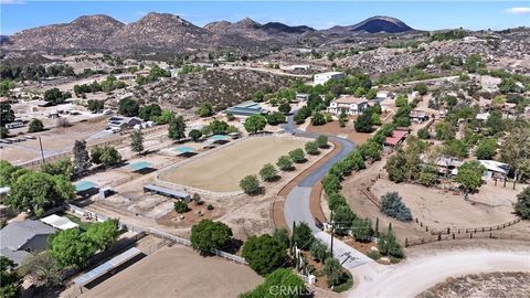 Photo of 37565 Purdue Ln, Temecula, CA 92592 (MLS # SW26078172)