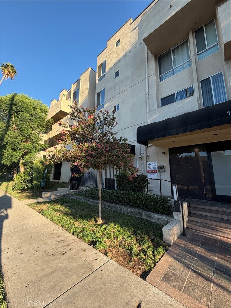 19350 Sherman way 138