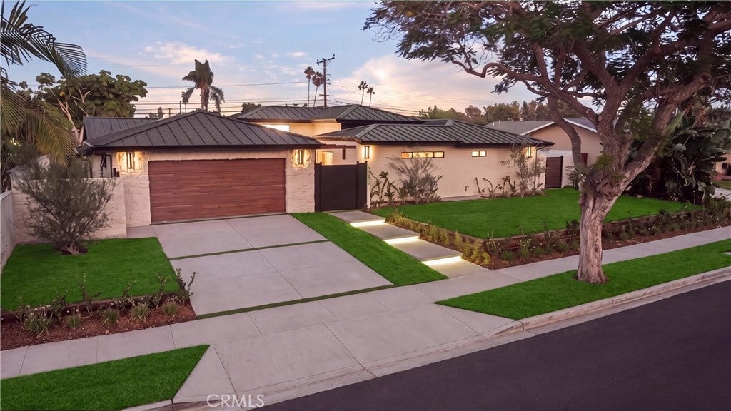 3080 Country Club Drive, Costa Mesa CA 92626
