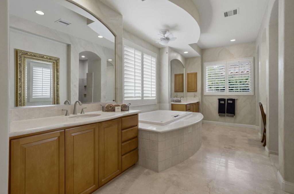 PGA Greg Norman - Residential