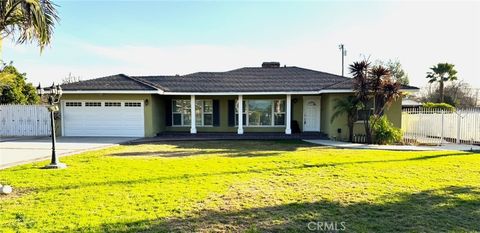 Photo of 1518 E Vine Ave, West Covina, CA 91791 (MLS # TR26039559)