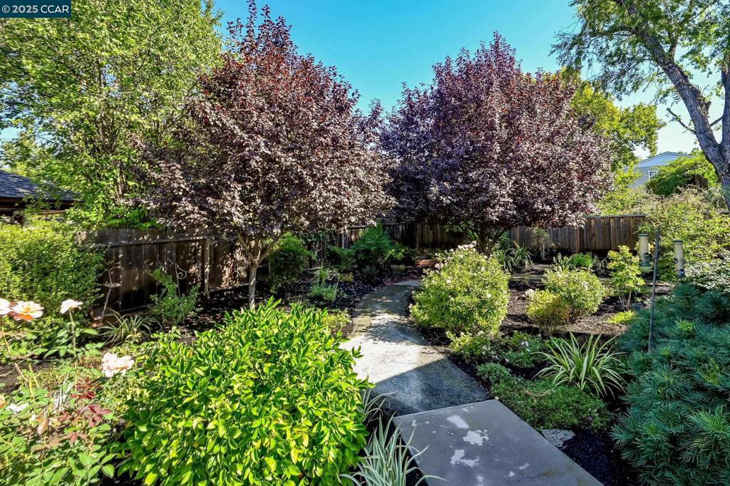 WALNUT HEIGHTS - Residential
