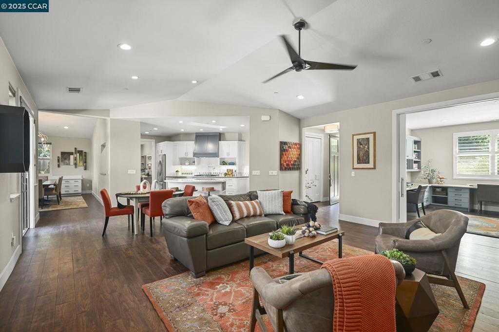 WALNUT HEIGHTS - Residential