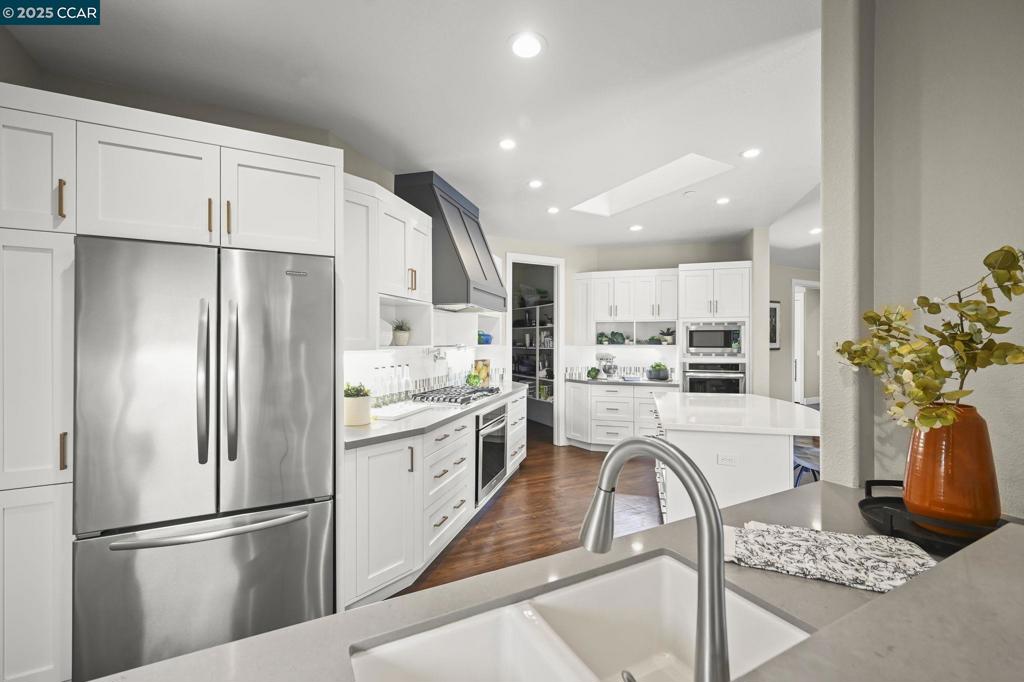 WALNUT HEIGHTS - Residential