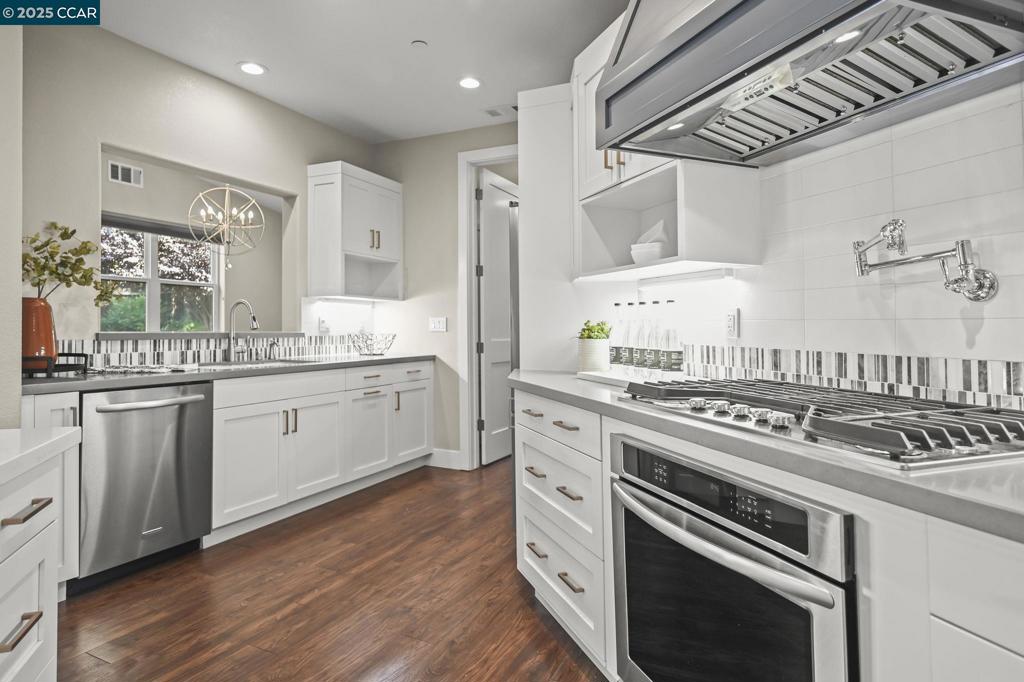 WALNUT HEIGHTS - Residential