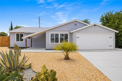 Photo of 37521 Larkin AVE, Palmdale, CA 93550 (MLS # SR26110827)