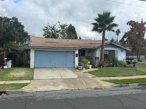 Photo of 5549 Pennsylvania Blvd Blvd, Concord, CA 94521 (MLS # 41117704)