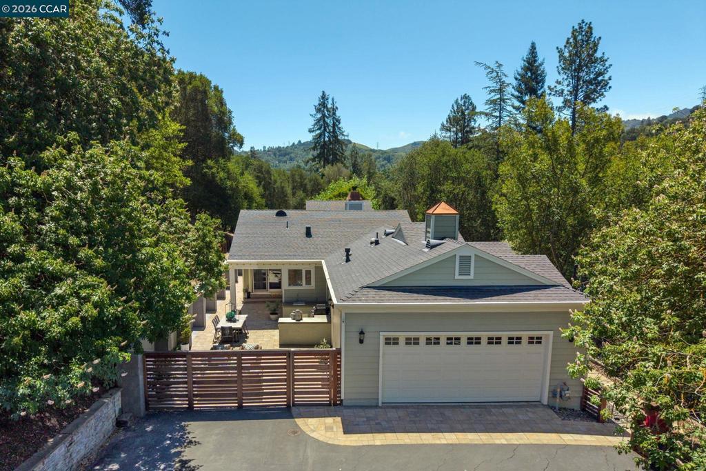 115 Moraga Way
