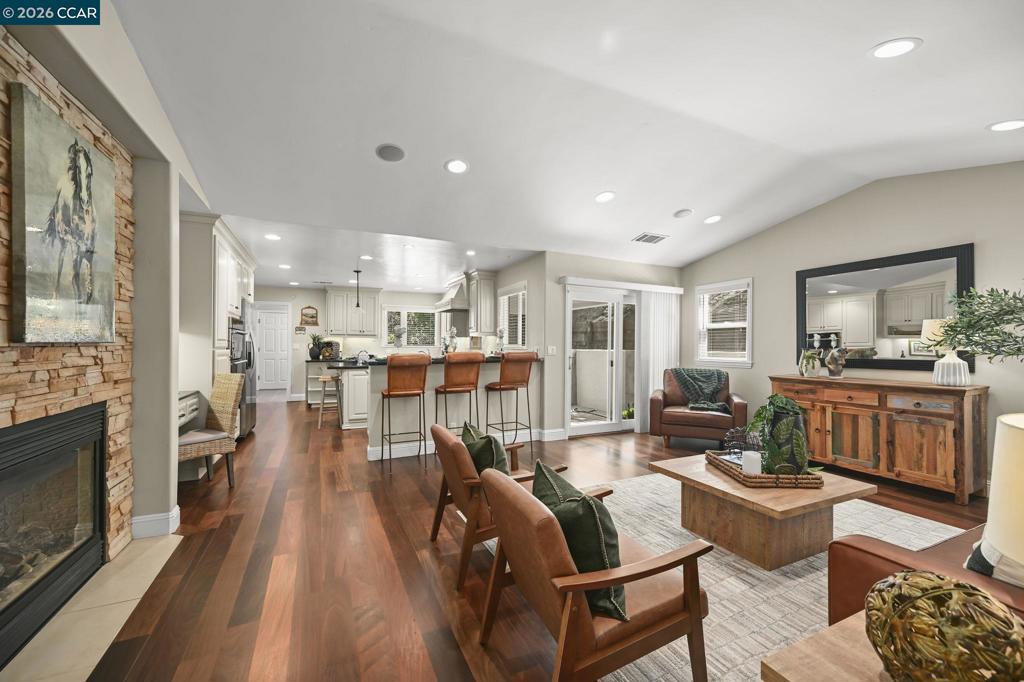 115 Moraga Way