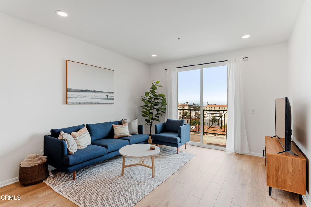 Poli Oaks Pavillion - 5338 - Residential Lease