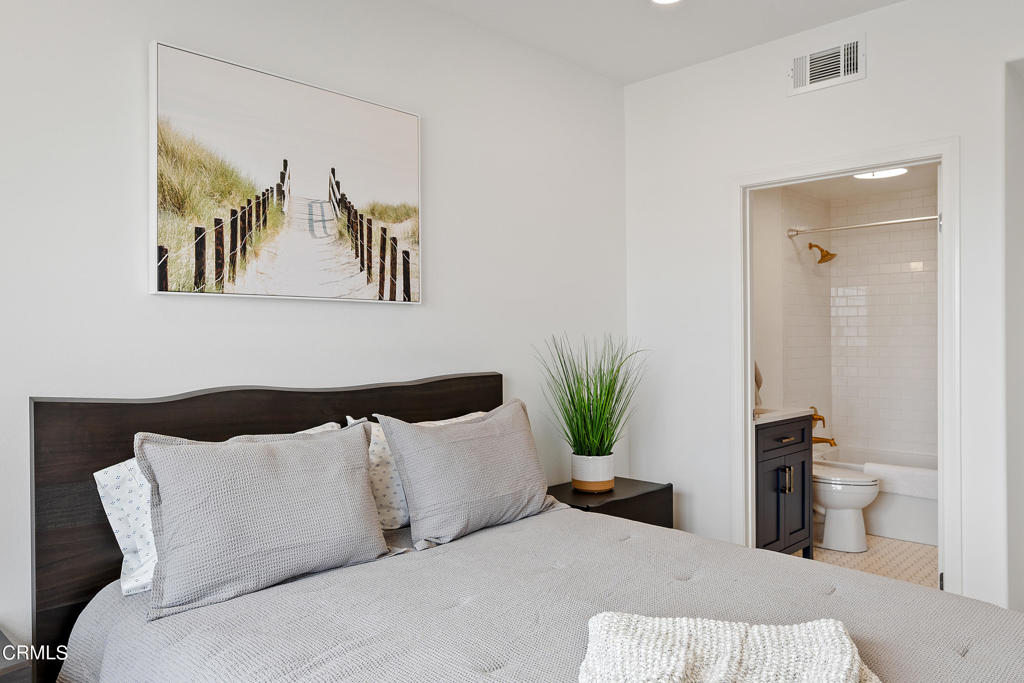 Poli Oaks Pavillion - 5338 - Residential Lease