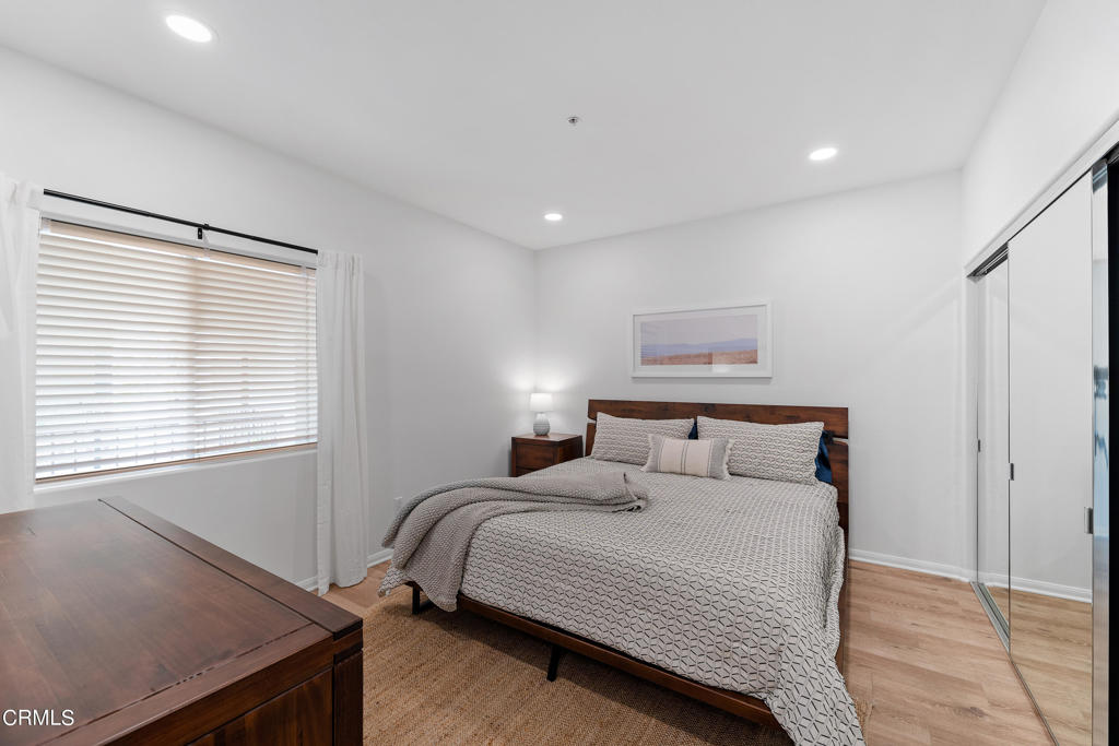 Poli Oaks Pavillion - 5338 - Residential Lease