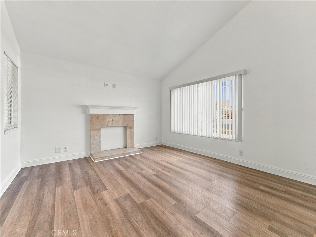 330 W Devonshire Drive