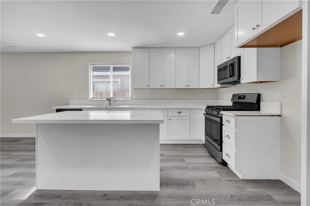 Properties 1 260 W Stephen Street
