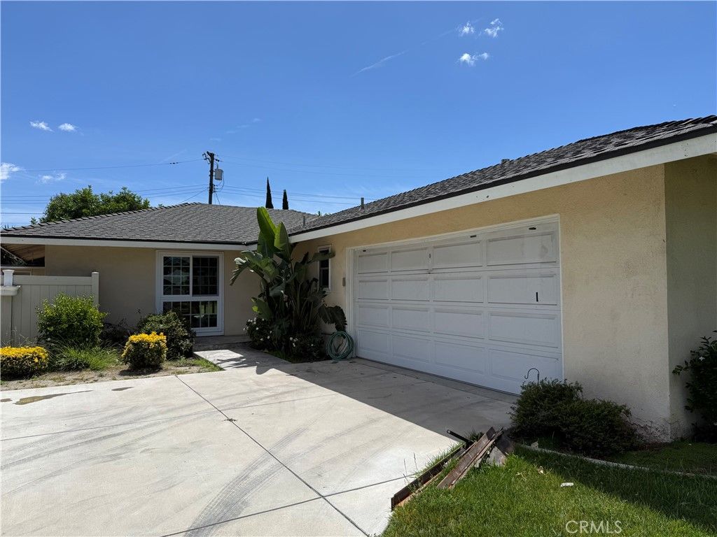 Photo of 2210 W Coronet Ave, Anaheim, CA 92801 (MLS # OC26087830)