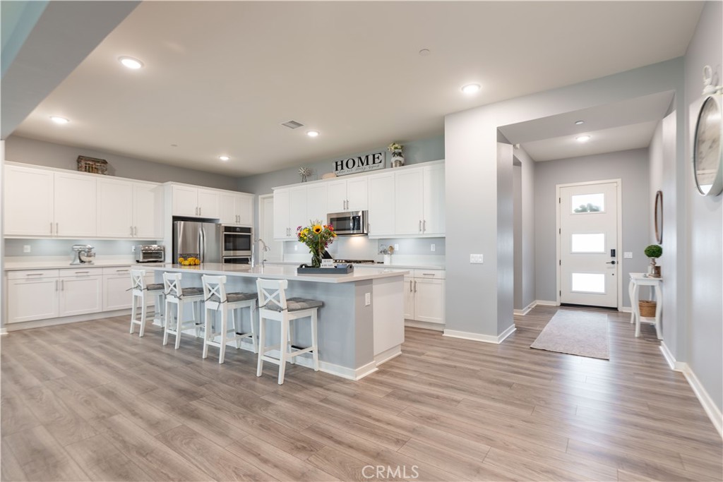 2550 E Penelope Lane